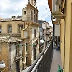 Casa Della Gioia كالتاجيروني