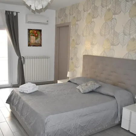 Casa Della Gioia كالتاجيروني